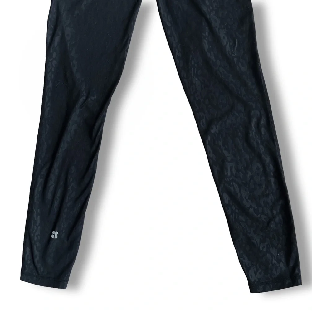 Sweaty Betty All Day Leggings Full Length Black Embossed Wild Side Sz XS - Picture 8 of 10